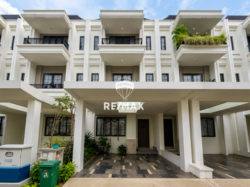 TURUN HARGA DIJUAL CEPAT! Rumah 3 Lantai Cluster Winona, Alam Sutera