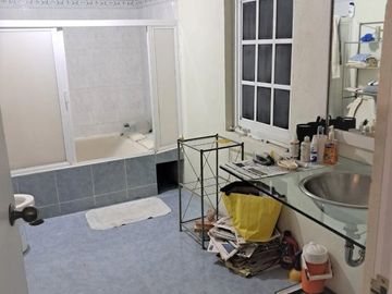 CASA EN VENTA CON SEGURIDAD EN JARDINES BELLAVISTA, TLALNEPANTLA DE BAZ