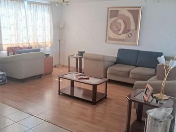 CASA EN VENTA CON SEGURIDAD EN JARDINES BELLAVISTA, TLALNEPANTLA DE BAZ