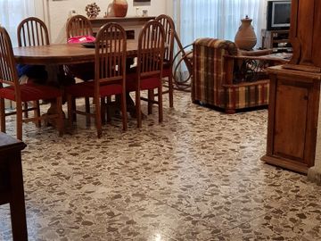 Casa en Ciudad Satélite para Remodelar y con  Departamentos independientes y/o integrados
