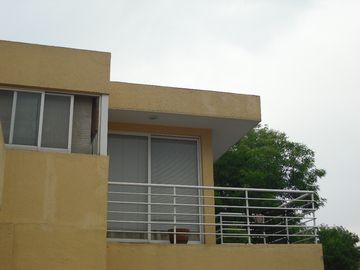 Casa en Ciudad Satélite para Remodelar y con  Departamentos independientes y/o integrados