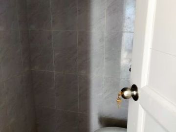 Rumah minimalis 2 lt selangkah tol Desari di Rangkapan Jaya Depok