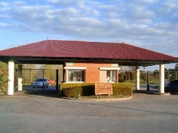 HERMOSA CASA EN VENTA EN COUNTRY LUJAN DEL SOL