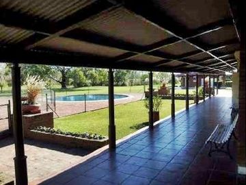 HERMOSA CASA EN VENTA EN COUNTRY LUJAN DEL SOL