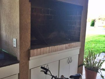 HERMOSA CASA EN VENTA EN COUNTRY LUJAN DEL SOL