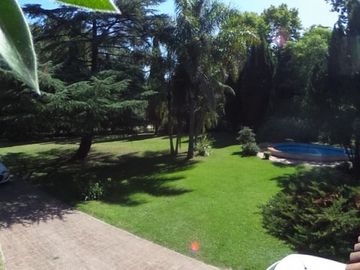 CASAQUINTA BARRIO PQUE LELOIR!! 8 AMB. 2 PTAS, 1600M2, PARQUE Y PISCINA EXCELENTE OPORTUNIDAD EN LA ZONA!!