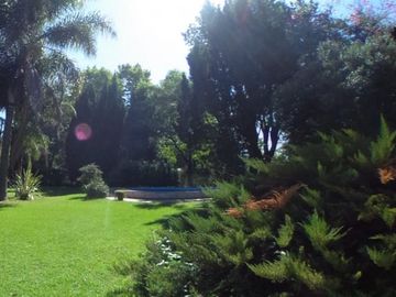 CASAQUINTA BARRIO PQUE LELOIR!! 8 AMB. 2 PTAS, 1600M2, PARQUE Y PISCINA EXCELENTE OPORTUNIDAD EN LA ZONA!!