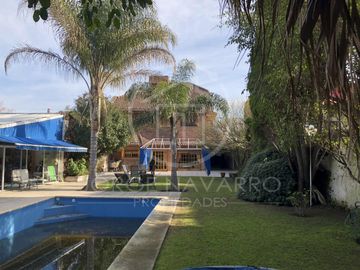 Importante Chalet Sobre Calle Congreso - Malaver - General San Martin