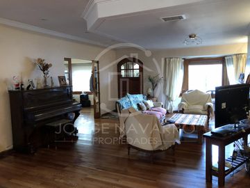 Importante Chalet Sobre Calle Congreso - Malaver - General San Martin