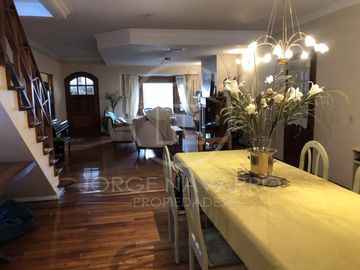 Importante Chalet Sobre Calle Congreso - Malaver - General San Martin