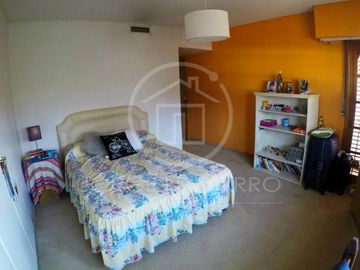 Importante Chalet Sobre Calle Congreso - Malaver - General San Martin