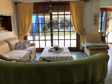 Importante Chalet Sobre Calle Congreso - Malaver - General San Martin