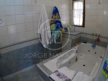 Importante Chalet Sobre Calle Congreso - Malaver - General San Martin
