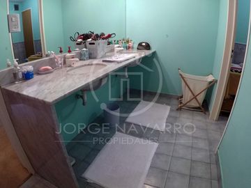 Importante Chalet Sobre Calle Congreso - Malaver - General San Martin
