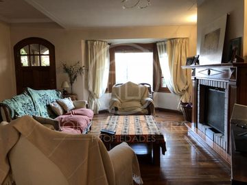 Importante Chalet Sobre Calle Congreso - Malaver - General San Martin