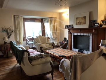 Importante Chalet Sobre Calle Congreso - Malaver - General San Martin