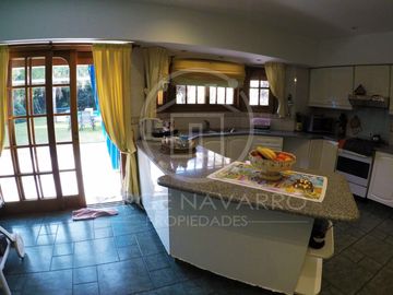 Importante Chalet Sobre Calle Congreso - Malaver - General San Martin