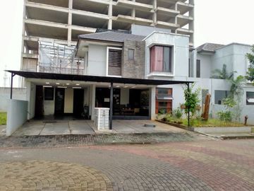 Town House di Cilandak dg Taman & Kondisi Furnished HSE-A0477