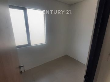 Disewakan Rumah XYZ , Asri, Nyaman, Aman, Di Lippo Cikarang