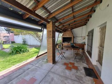 Chalet en venta en Villa Club