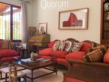 Casa de 3 dormitorios en VENTA en Zona Residencial y Comercial de Yerba Buena