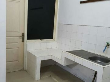 Rumah 2 Lantai Lebak Listrik 2200w, hadap barat