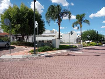 Pedregal de Schoenstatt, casa nueva,   alberca, cancha de tenis, vigilancia