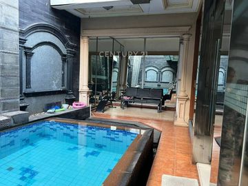 Dijual Rumah Luas Dengan Kolam Renang Di Duren Sawit Jaktim 9417