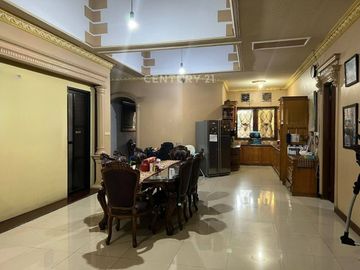Dijual Rumah Luas Dengan Kolam Renang Di Duren Sawit Jaktim 9417