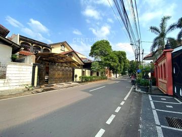 Dijual Rumah Luas Dengan Kolam Renang Di Duren Sawit Jaktim 9417