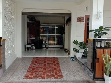 RUMAH SIAP HUNI 2 LANTAI DEKAT PEMDA SLEMAN