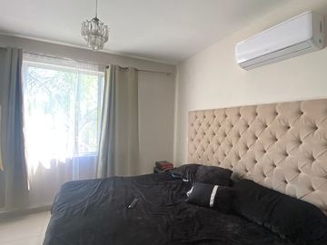 RZ VENTA DE CASA EN CUMBRES CON EXCEDENTE Y ALBERCA