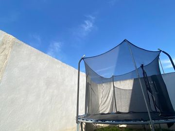RZ VENTA DE CASA EN CUMBRES CON EXCEDENTE Y ALBERCA