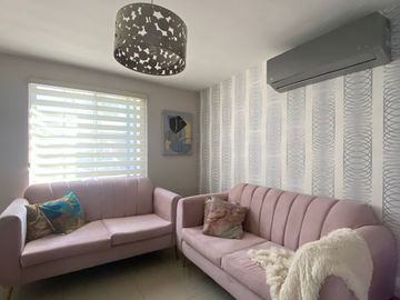 RZ VENTA DE CASA EN CUMBRES CON EXCEDENTE Y ALBERCA