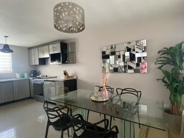 RZ VENTA DE CASA EN CUMBRES CON EXCEDENTE Y ALBERCA
