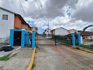 HERMOSA CASA DUPLEX EN VENTA PH VILLAS DEL NARANJAL PEDREGAL