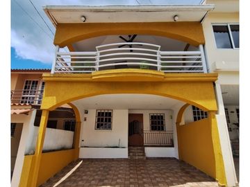 HERMOSA CASA DUPLEX EN VENTA PH VILLAS DEL NARANJAL PEDREGAL