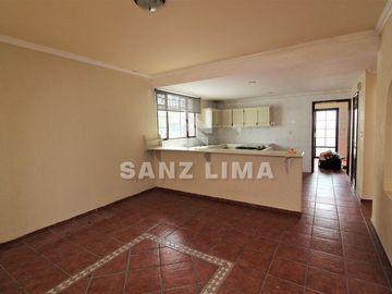 QUINTAS SANTA MARÍA: Bella propiedad, cómoda, iluminada y amplías áreas verdes.
