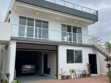 Ballenita, espectacular conjunto multifamiliar moderno con vista al mar.