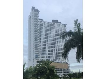 Apartamento en venta en Avenida Balboa vista al mar P.H. The Sands