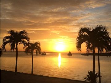 Apartamento en venta en Avenida Balboa vista al mar P.H. The Sands