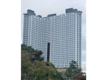 Apartamento en venta en Avenida Balboa vista al mar P.H. The Sands