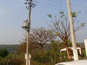 SE VENDE AMPLIO TERRENO COMERCIAL!!