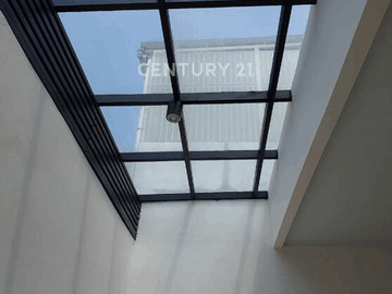 Rumah Luxury Di Taman Kopo Indah V Cluster Sherwood