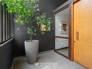 Exquisito DUPLEX en venta de 3 dorm+ serv en Los Trapenses