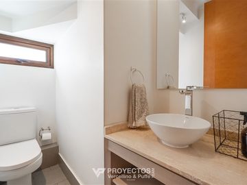 Exquisito DUPLEX en venta de 3 dorm+ serv en Los Trapenses