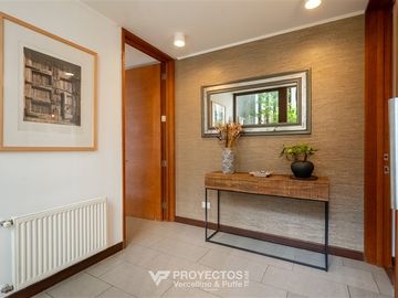 Exquisito DUPLEX en venta de 3 dorm+ serv en Los Trapenses