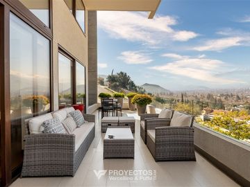 Exquisito DUPLEX en venta de 3 dorm+ serv en Los Trapenses