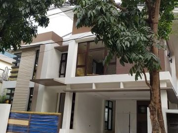Katipunan Ayala Heights 5 BR Modern House with Overlooking Views Quezon City