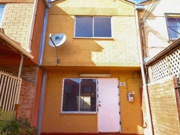 Casa en venta de 2 dorm. en Maipú